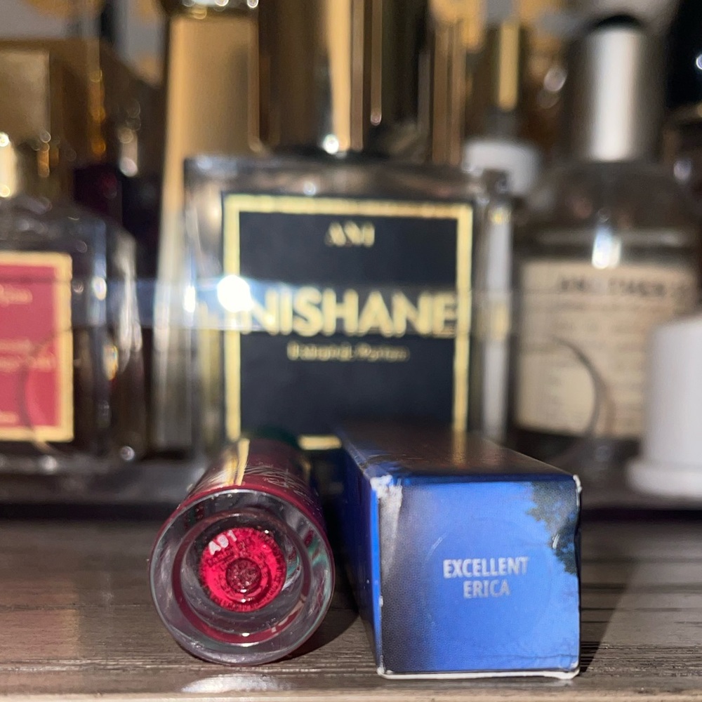 MAC x Stranger Things Collection- Excellent Erica - Picture 3 of 6